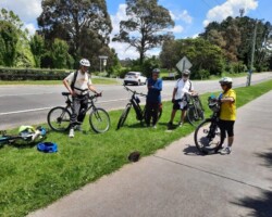 Cycled through old Bowral, the eastern suburbs and Burradoo - then along the Wingercarribee River to Moss Vale for coffee. Mainly cycle paths, some hills and a few busy road crossings.